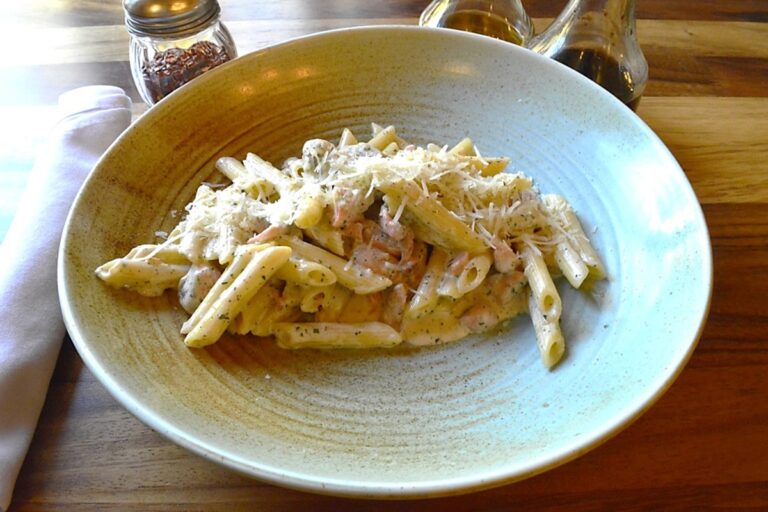 penne-al-vodka-con-salmon